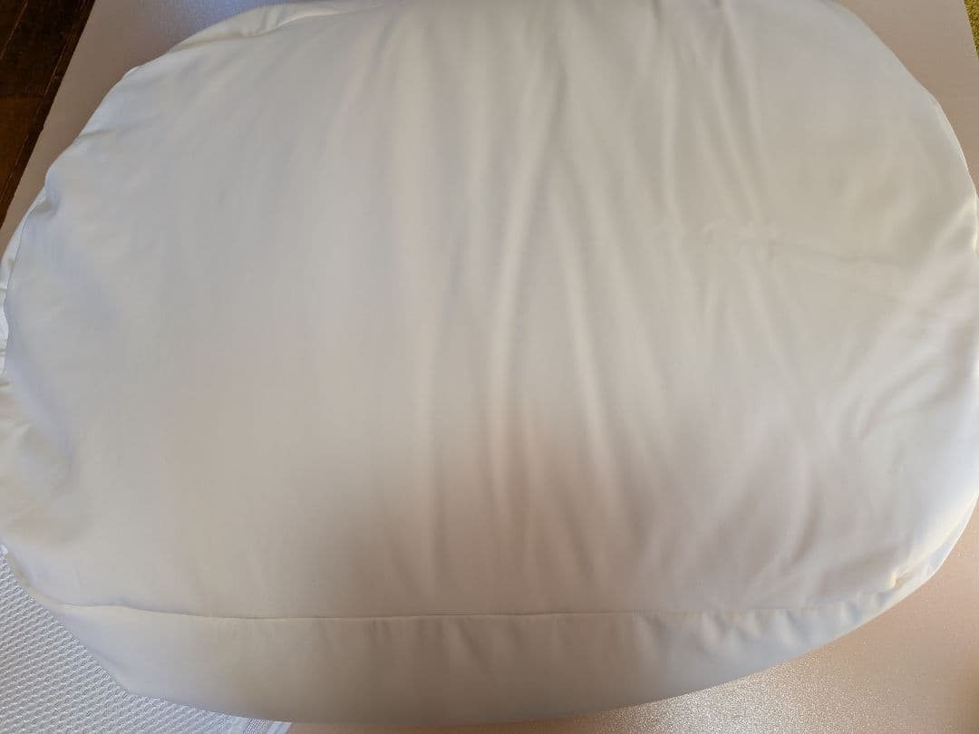 美品　おやすみたまご　授乳クッション