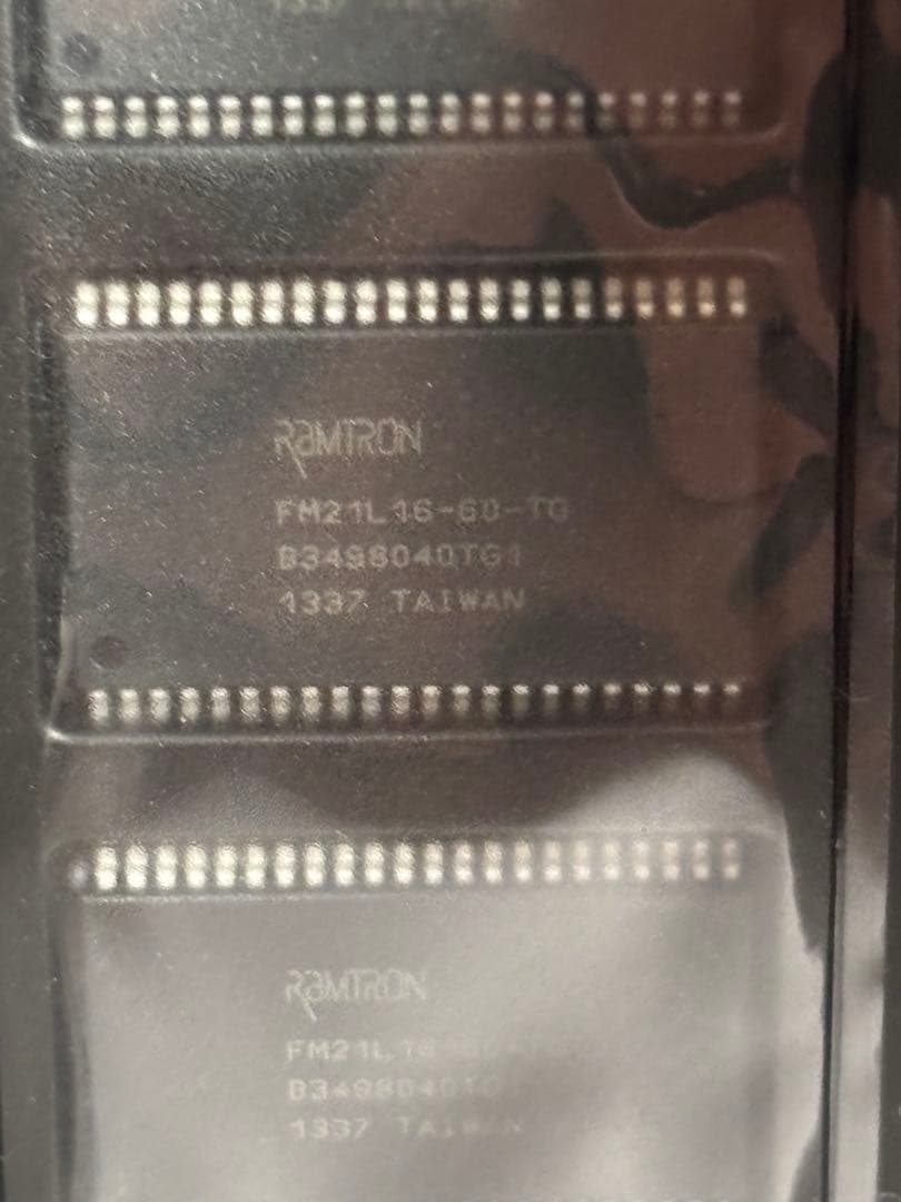 (約650g)IC チップ FM21L16-60-TGTR。新品同様。未使用。