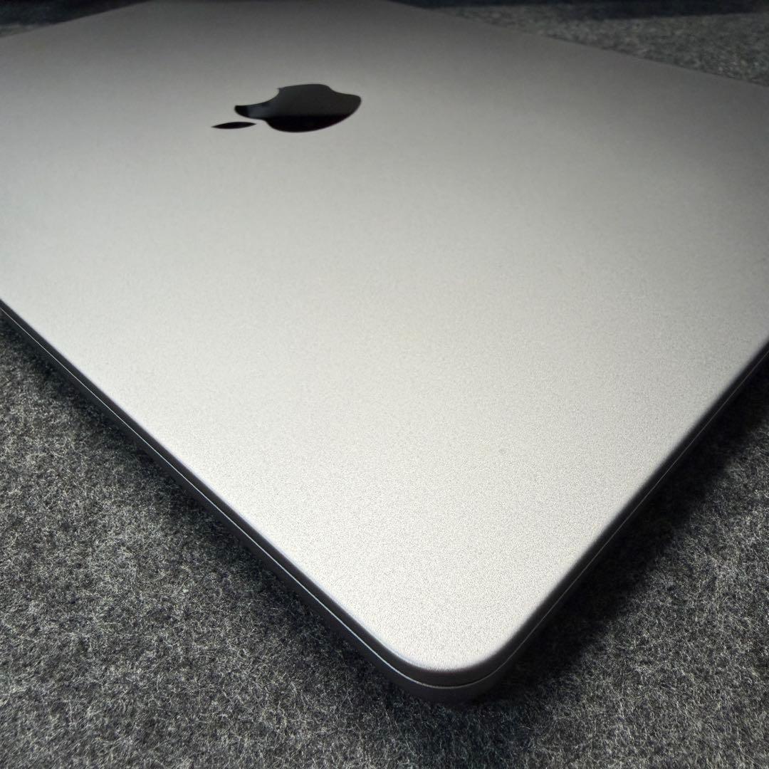 Apple MacBook Air 13.6インチ M3 16GB 256GB