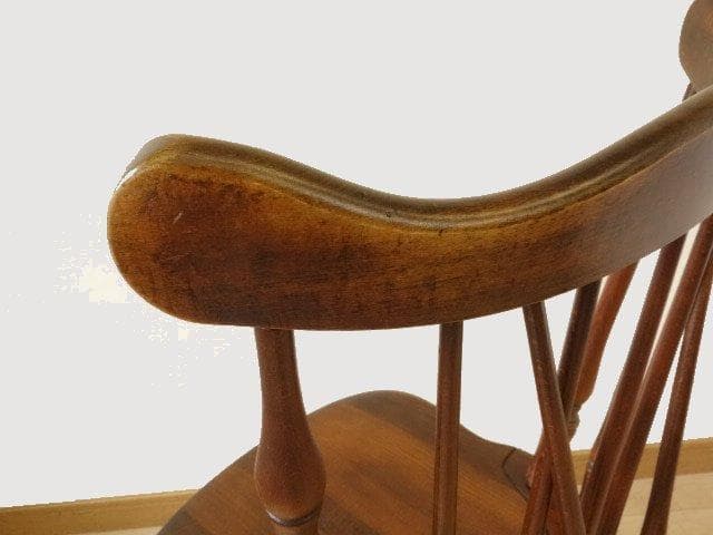 飛騨産業　キツツキ　スピンドルチェアーＡ　イス　椅子　 木製　再塗装済ＵＳＥＤ