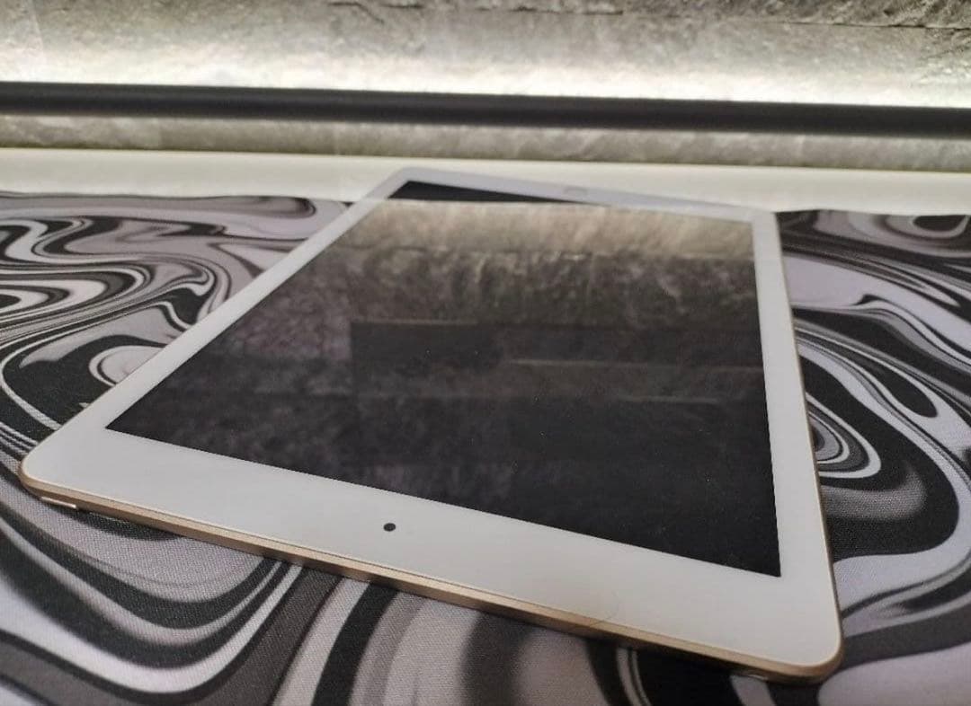 ✨美品✨ipad✨A1822✨第5世代✨ゴールド✨