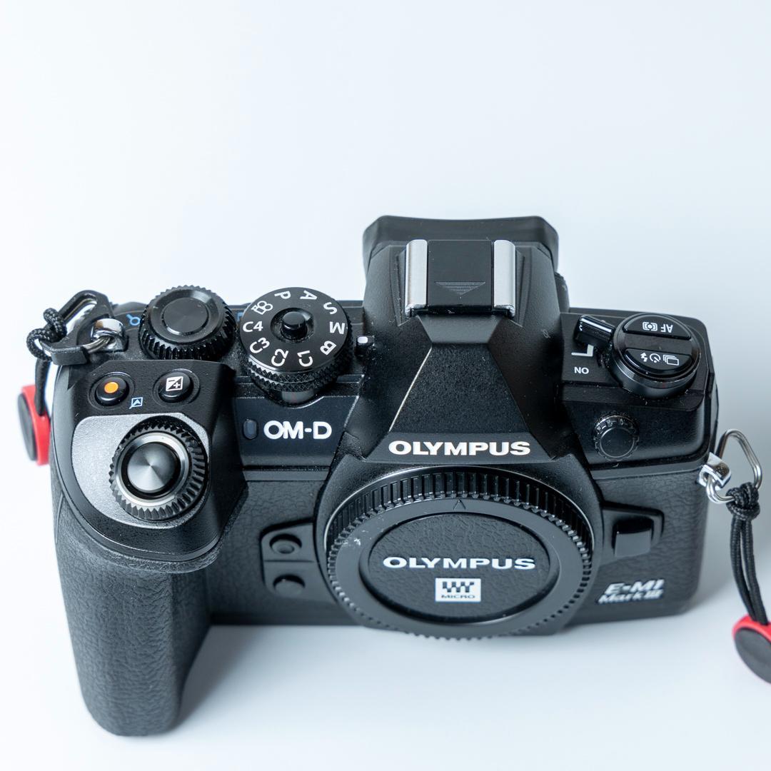 OLYMPUS OM-D E-M1 MarkIII 本体と付属品