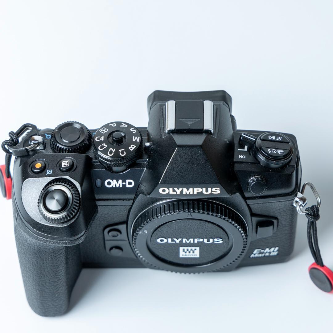 OLYMPUS OM-D E-M1 MarkIII 本体と付属品