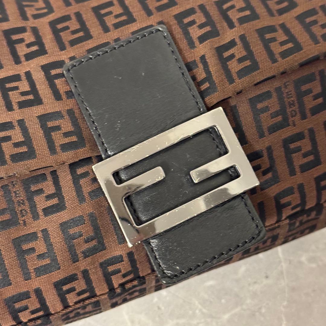 【美品】FENDI フェンディ マンマバケット ズッカ柄 ショルダーバッグ 茶系
