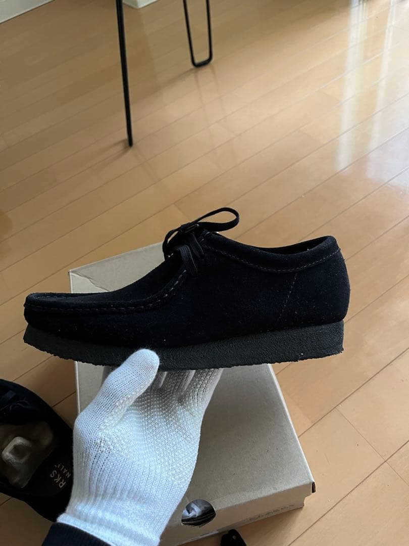 靴 CLARKS WALLABEE BLACK SUEDE