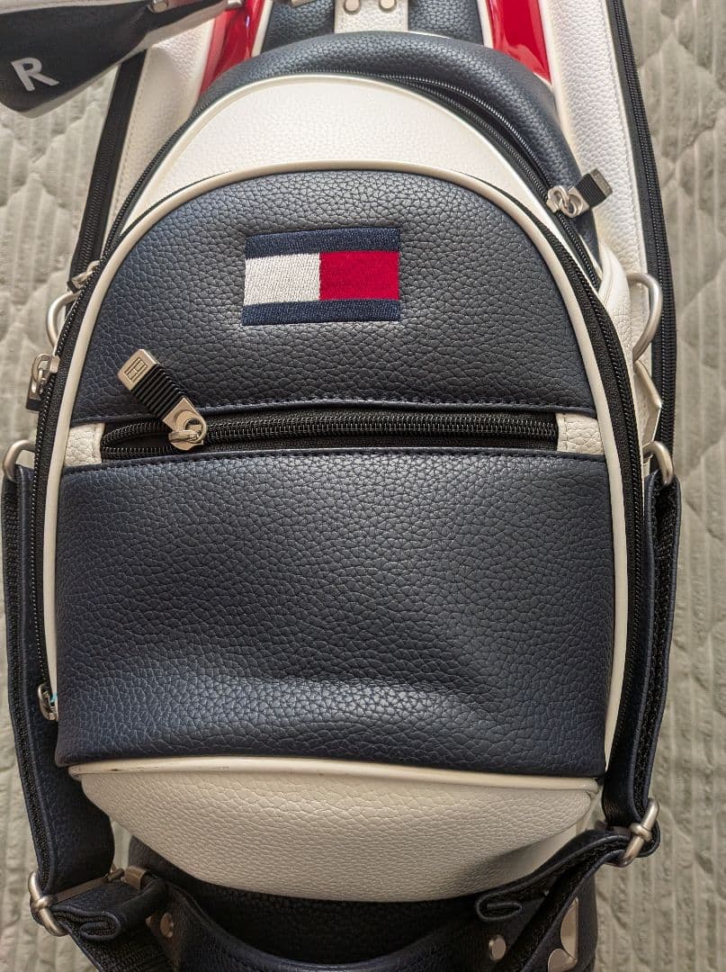 トミーヒルフィガー キャディバック ネイビー／レッド／ホワイト