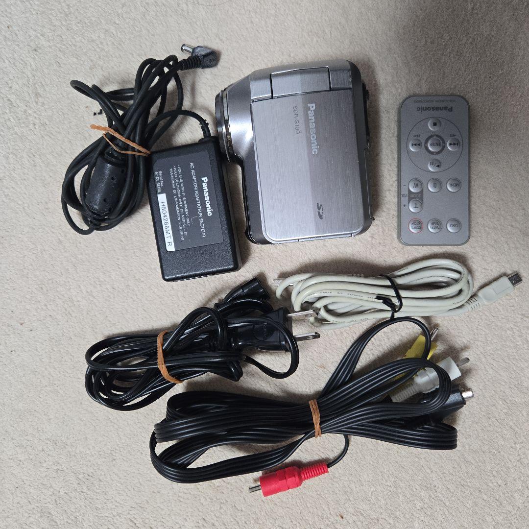 Panasonic SDR-S100 ビデオカメラ 本体 純正バッテリー·充電器