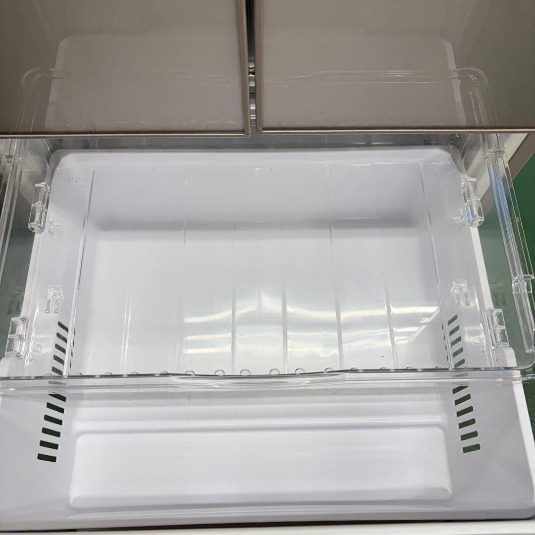 704 日立大型冷蔵庫　ガラスパネル　400L強　小型　自動製氷　家庭用　右開き