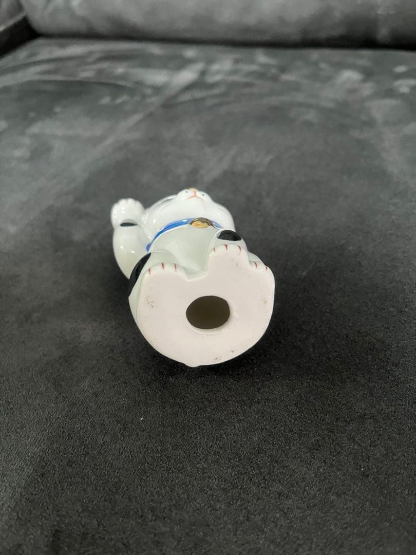 早い物勝ち！招き猫 陶器 置物 赤青スカーフ　美形　手が長い　伊勢　おかげ横丁