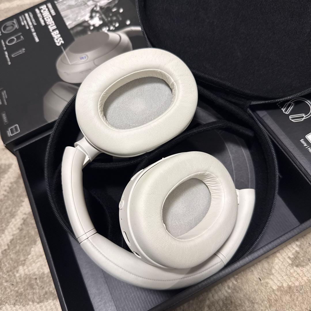 新品同様❗️SONY ULT WEAR ワイヤレスヘッドホン　ホワイト