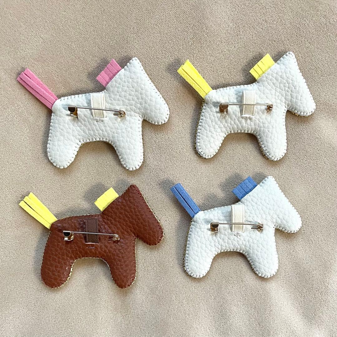 馬　ビーズ刺繍ブローチ　ブローチ　バッグチャーム　2way ポニー　ロデオ