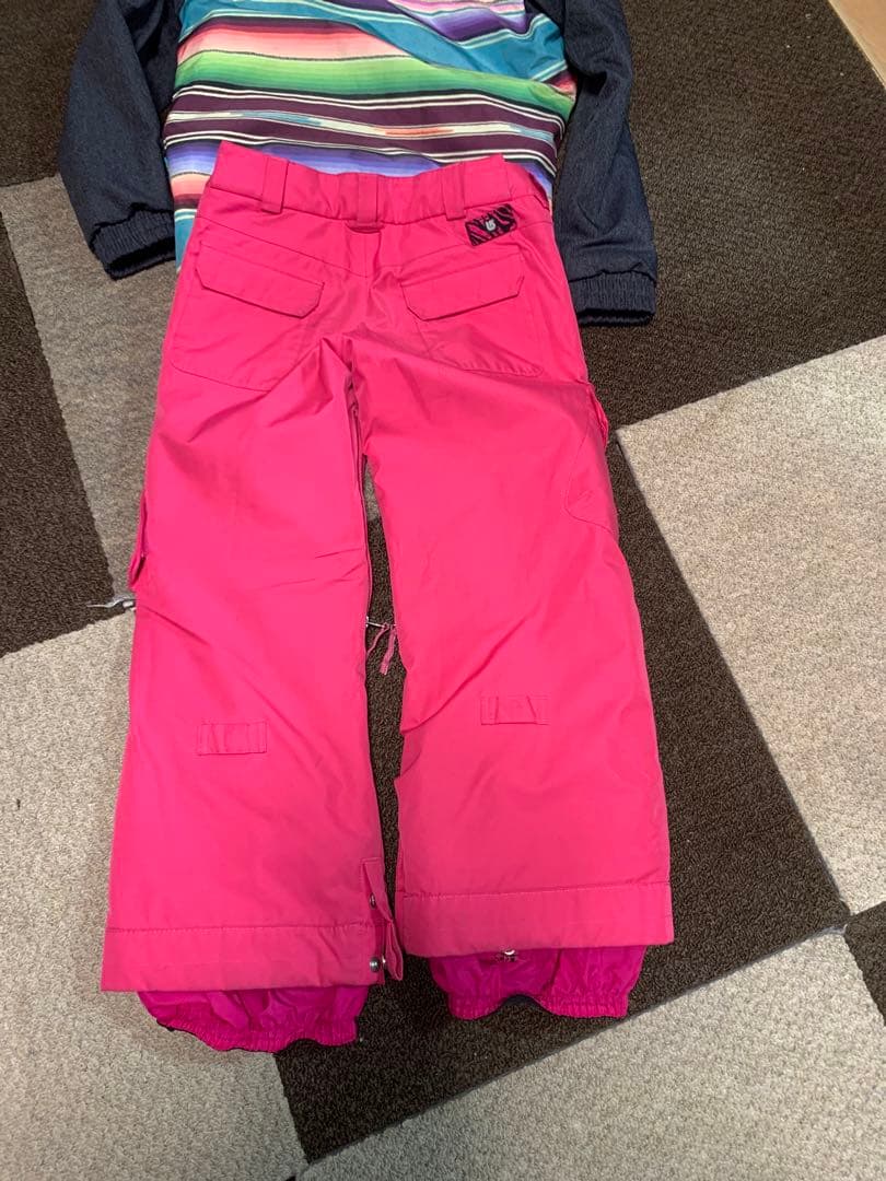 子ども用スキーウェアセット（オリーブ、マルチカラー、ピンク）