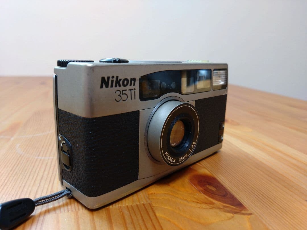 ニコン　Nikon 35Ti チタンボディ (ケース・取説付き)現状品