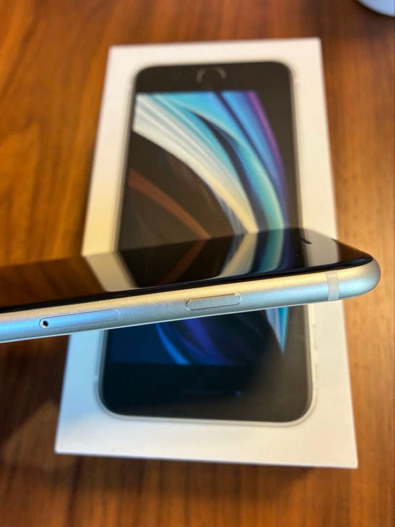 Apple iPhone SE (第2世代) ホワイトifaceカバー付