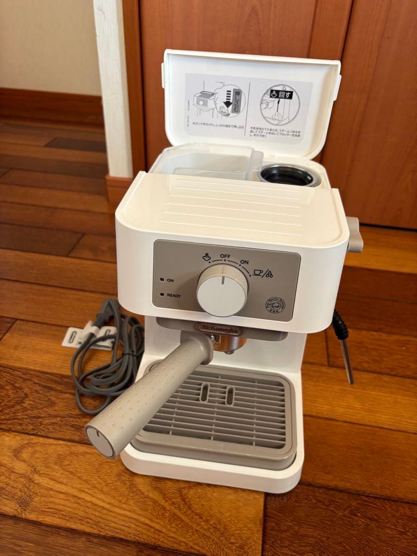 DeLonghi エスプレッソマシン ホワイト