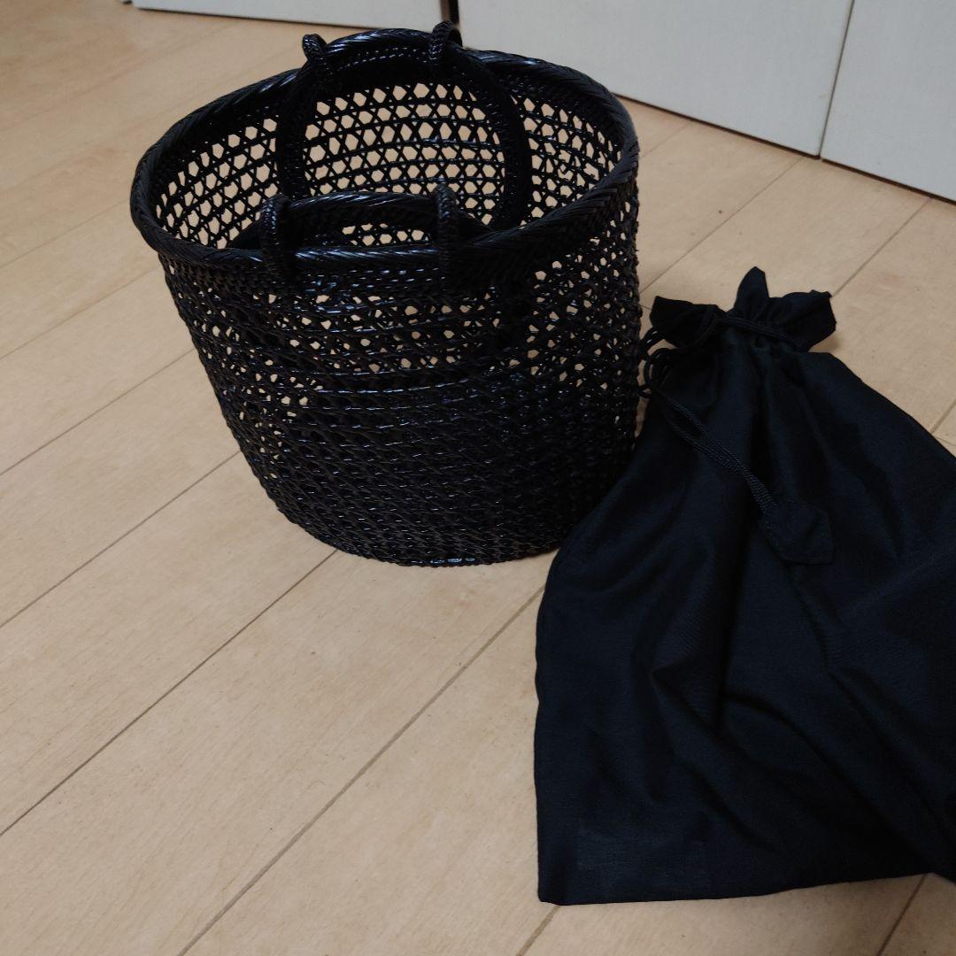 hinthint / アタ素材の透かし編みカゴバッグ