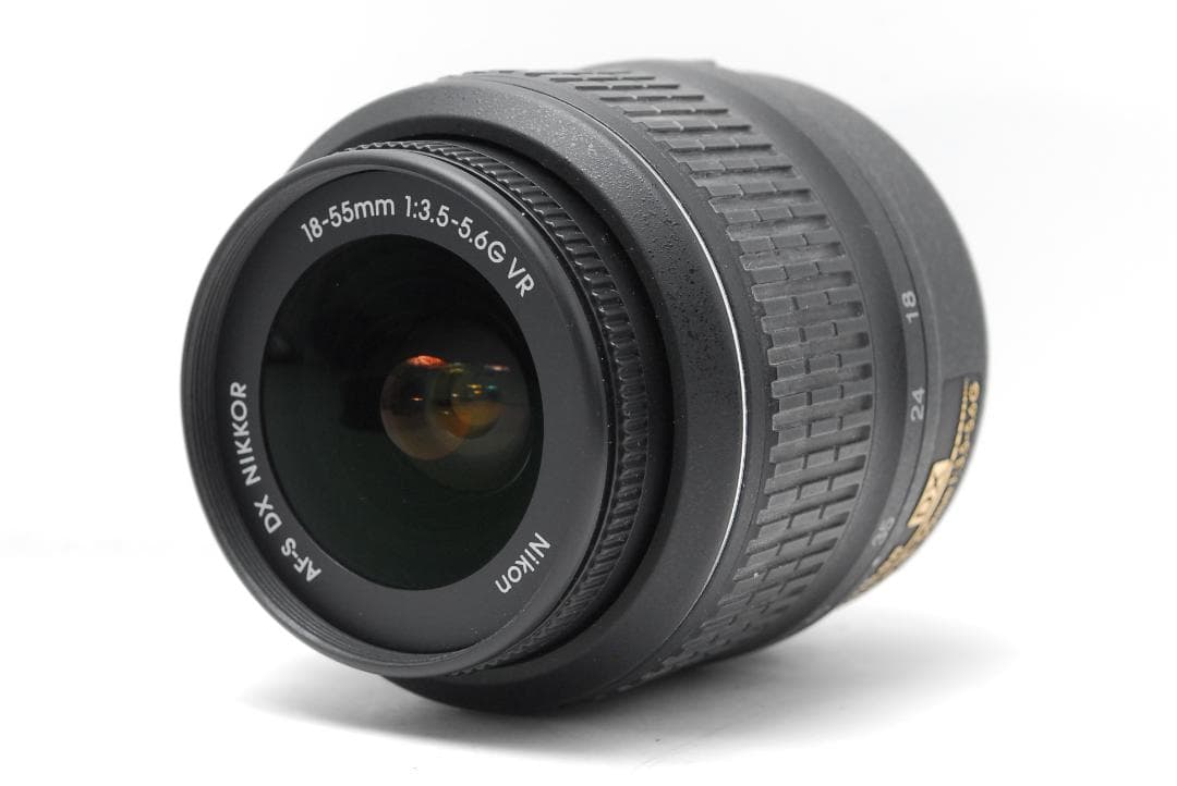 【美品 箱付き】少ないショット数♪初心者おすすめ一眼レフ Nikon D3100