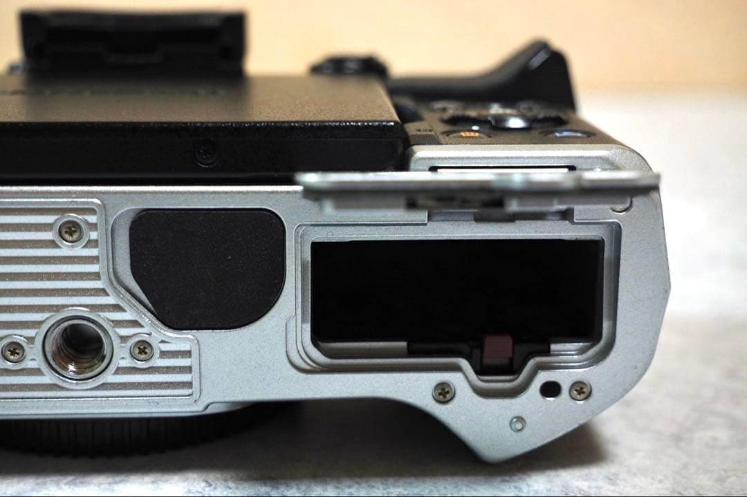 【値下げ】オリンパス E-M5 Mark III シルバー＋ECG-5