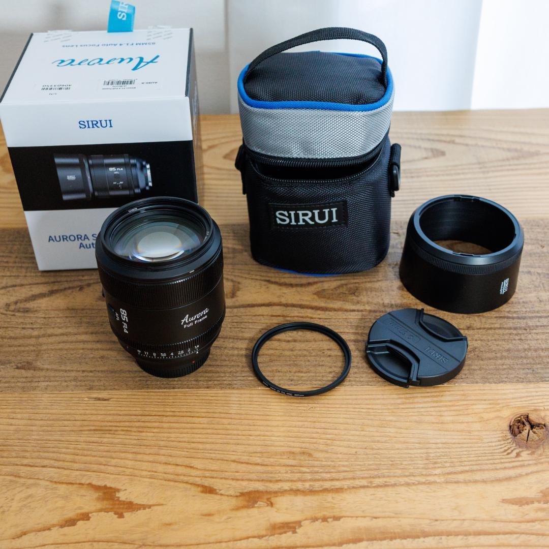 美品 SIRUI Aurora 85mm F1.4 Xマウントレンズ おまけ付き