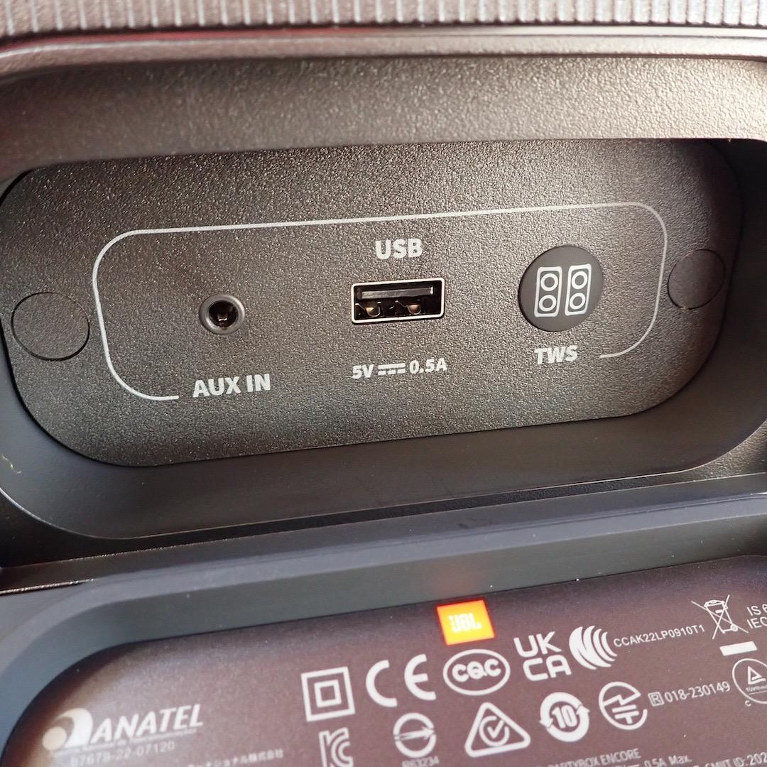 JBL PartyBox Encore（マイク付）【屋外での使用歴なし】