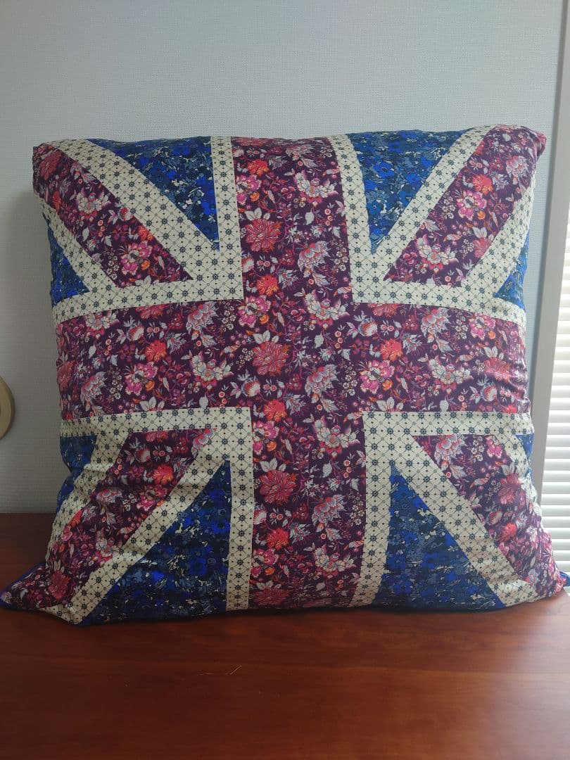 LIBERTY リバティ特大クッション 2個セット