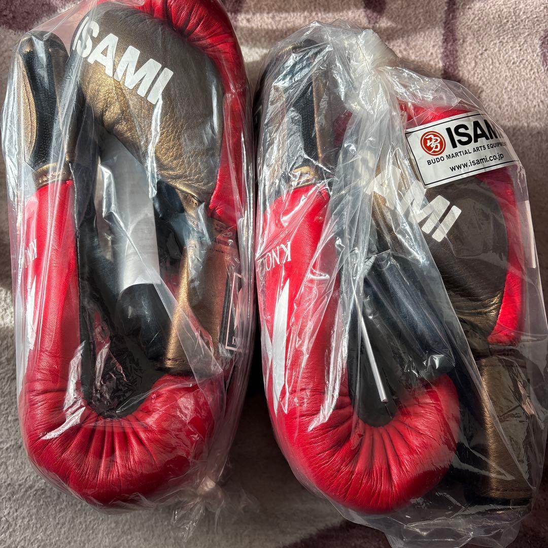 ISAMI KNOCKOUT ボクシンググローブ 8 oz