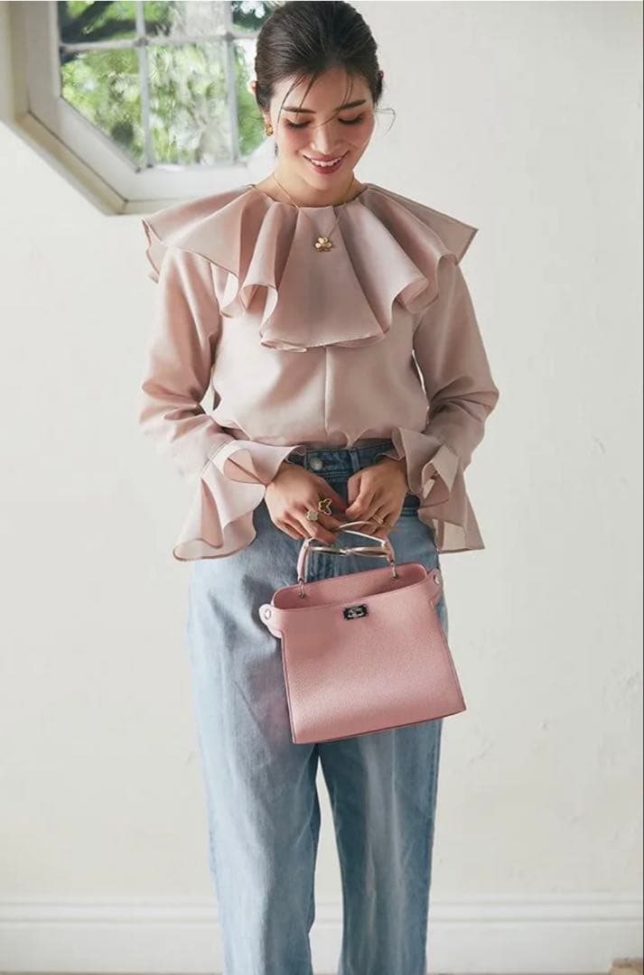 新品　SEVENTEN シアーラッフルブラウス(ピンク)