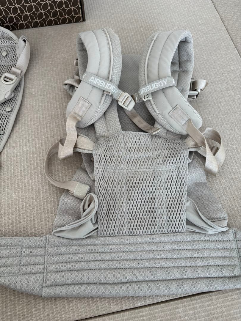 エアバギー　ベビーキャリア　抱っこ紐　サンドアッシュ