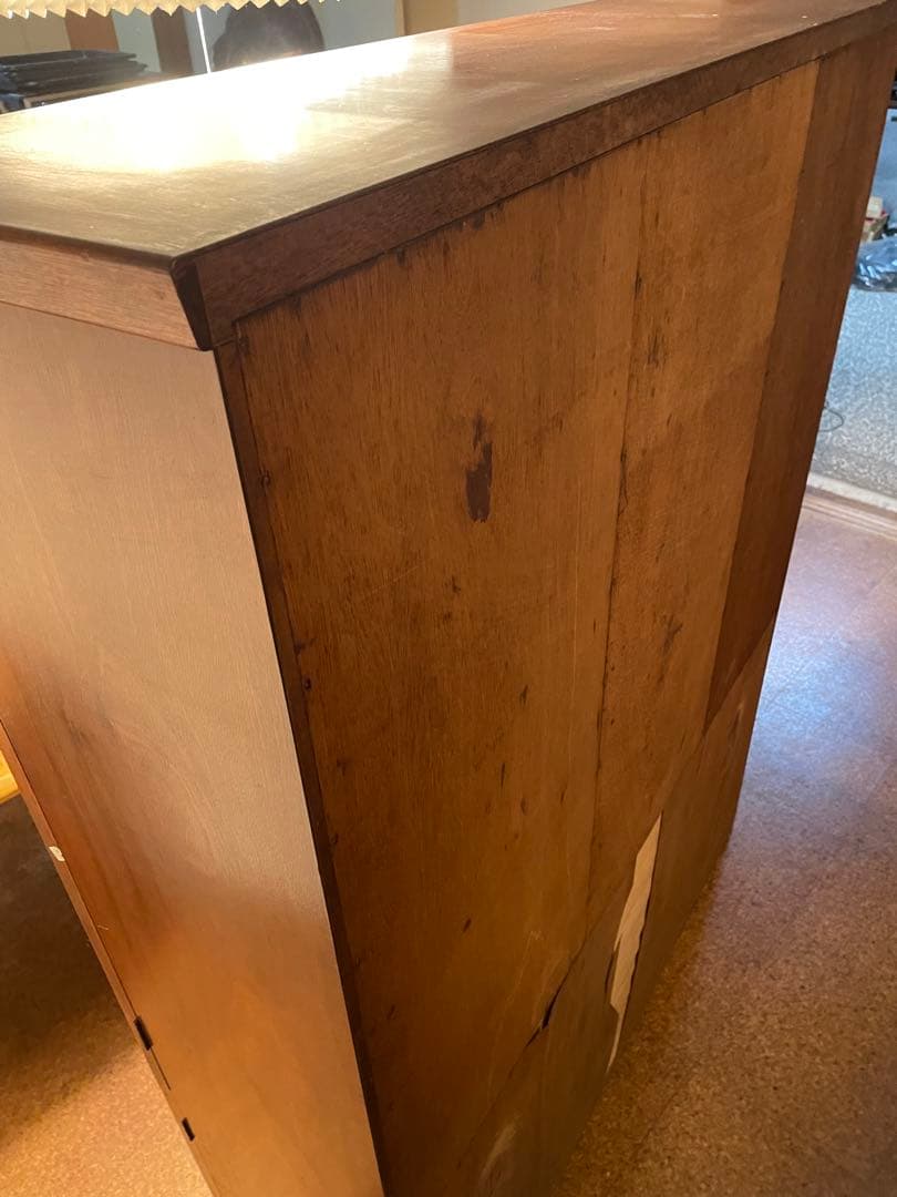 木製ガラス扉付き収納棚・食器棚