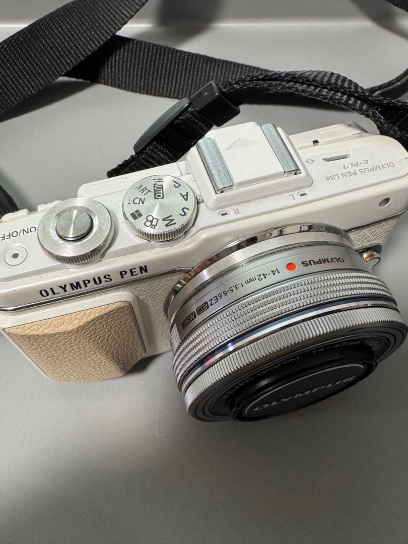 OLYMPUS PEN E-PL7 EZダブルズームキット ホワイト