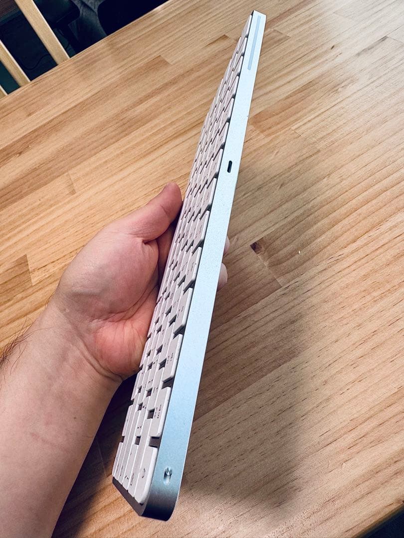 ホワイトワイヤレスキーボードApple Magic Keyboard typec