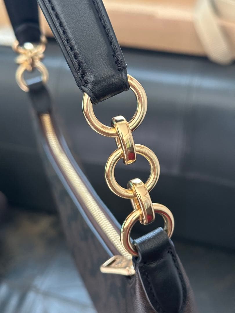 COACH ロゴ入りブラウンバッグ