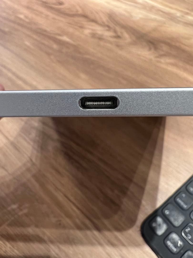 【ロック解除済】iPad Pro 11第1世代 64GB ジャンク ペン・KB付