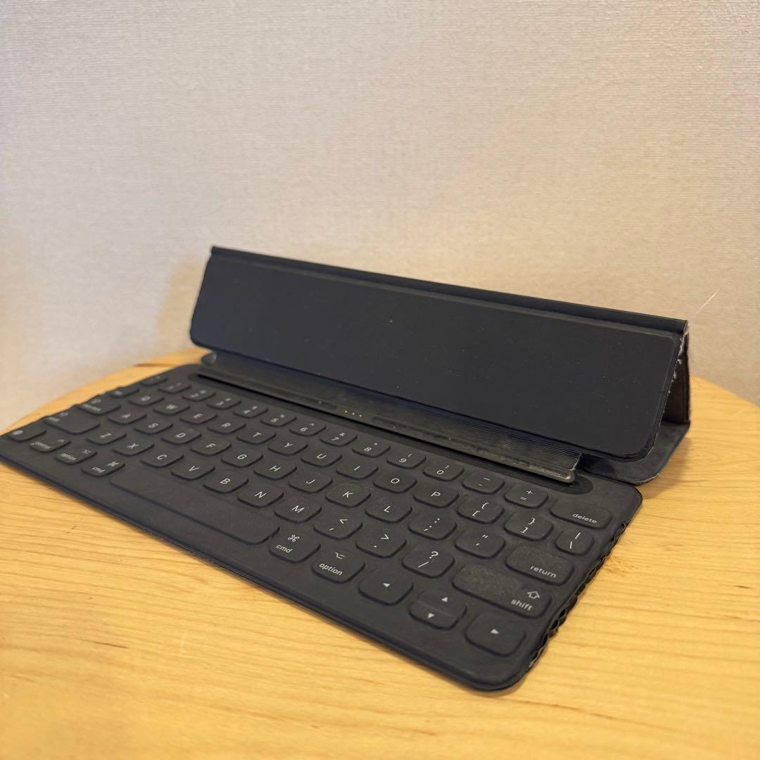 iPad Pro 9.7インチ Wi-Fi 256GB 純正キーボード付き