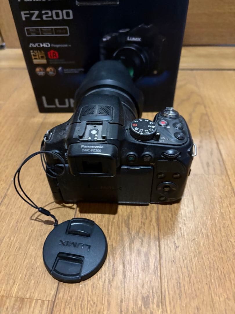 Panasonic FZ200 コンパクトデジタルカメラ