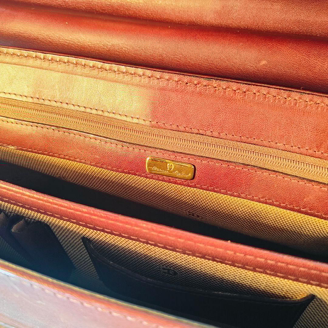 【ヴィンテージ】AIGNER アイグナー　高級ダレスバッグ バーガンディ鍵付本革