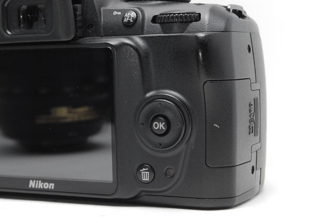 ohencx852sf 　Nikon D3000　ボディのみ