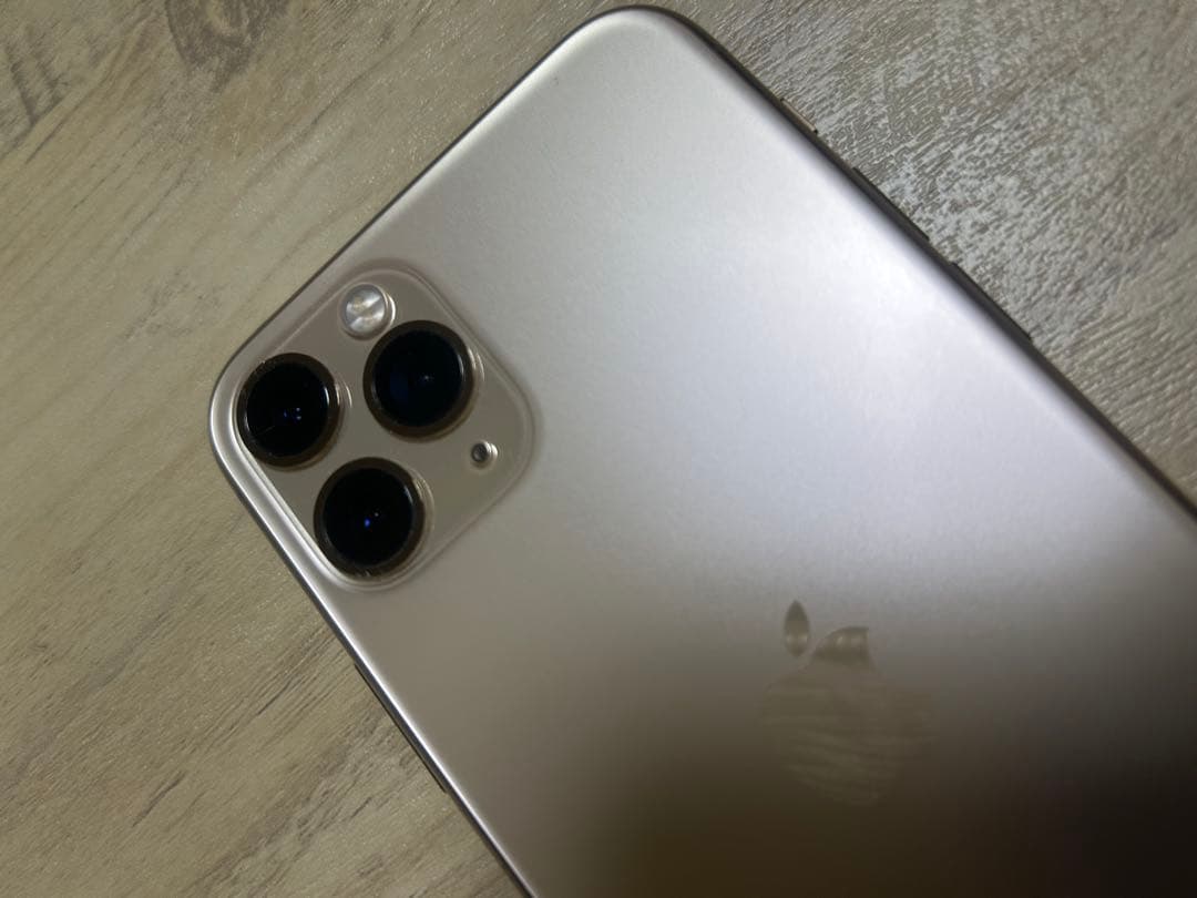 ク*ロ様 《美品》iPhone11pro 本体 256GB ゴールド