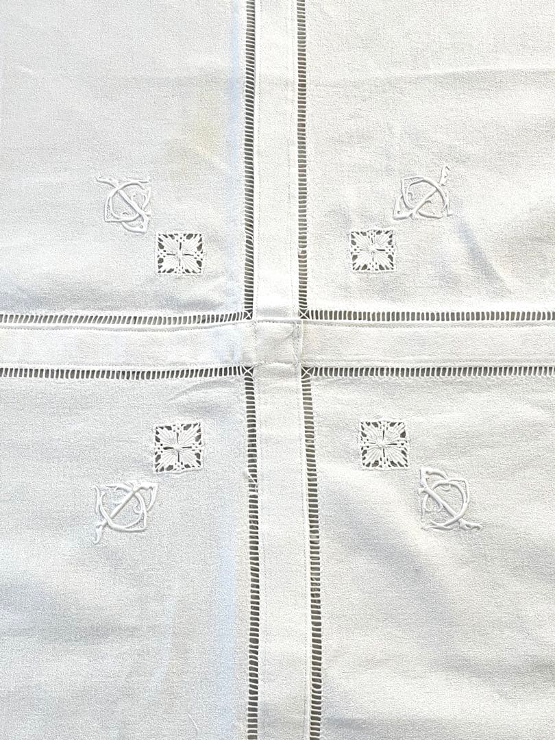 【美品】フランスアンティーク 手刺繍モノグラム テーブルクロス 赤のフリル付
