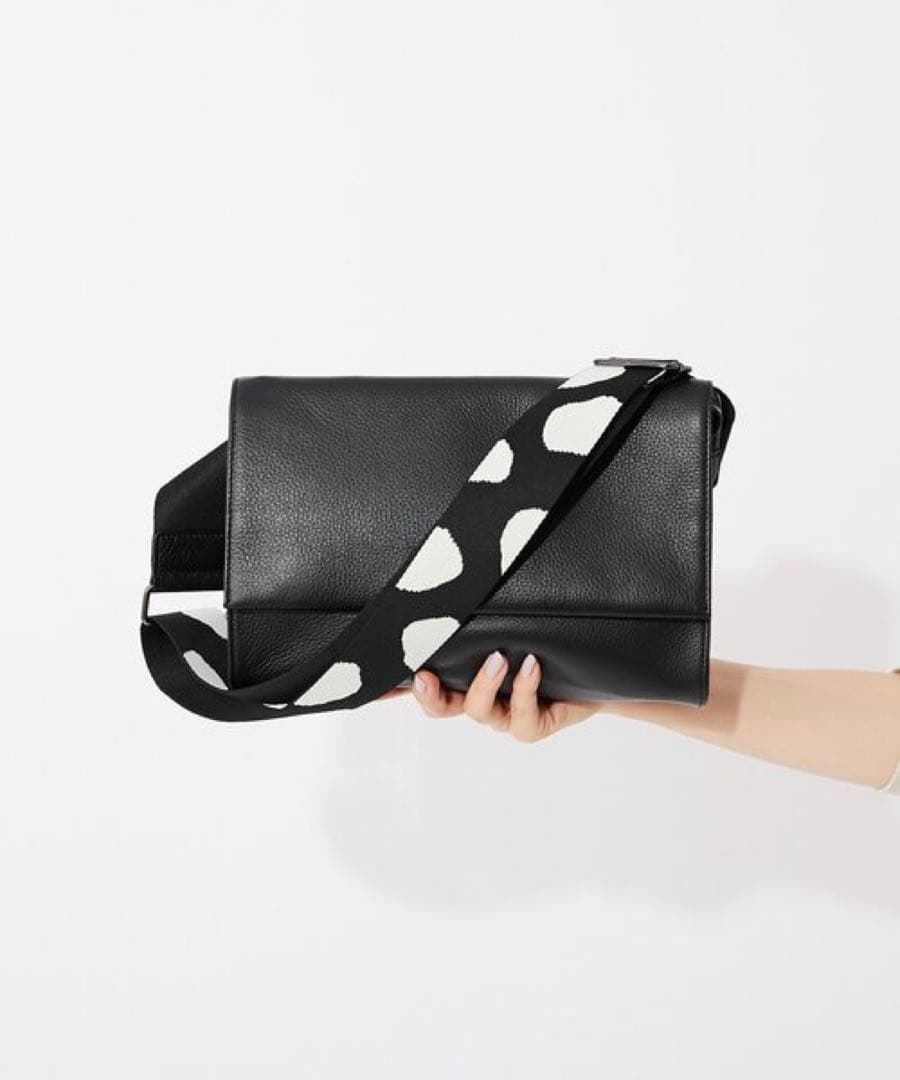 バッグ ear PAPPILLONNER