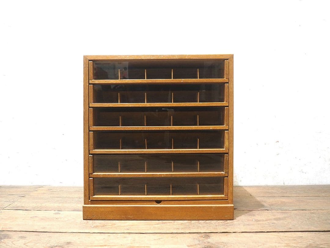 1409 ①レトロなミシン糸のガラスケース　飾り棚　小物入　古家具　ビンテージ