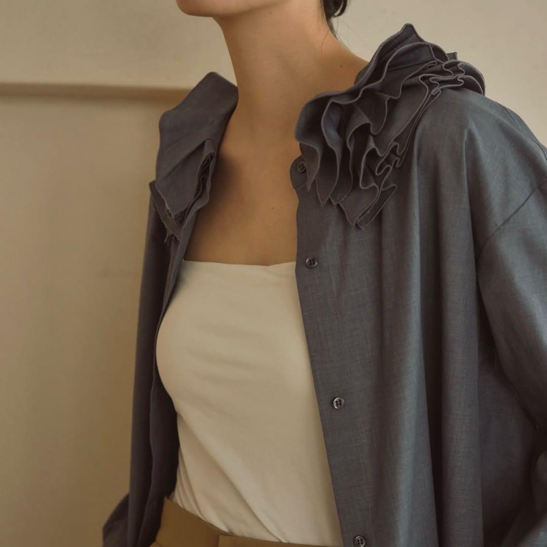 cen. エリマキトカゲブラウス