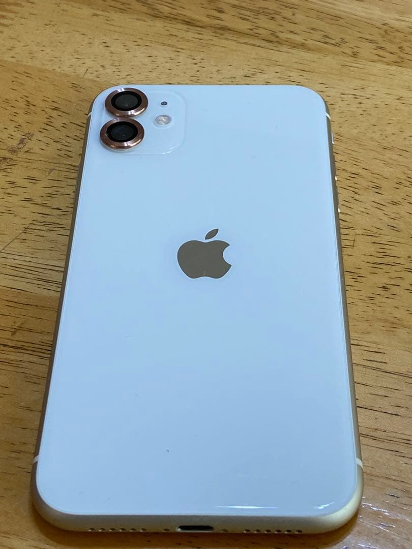ま*ん様 Apple iPhone 11 ホワイト ゴールドフレーム