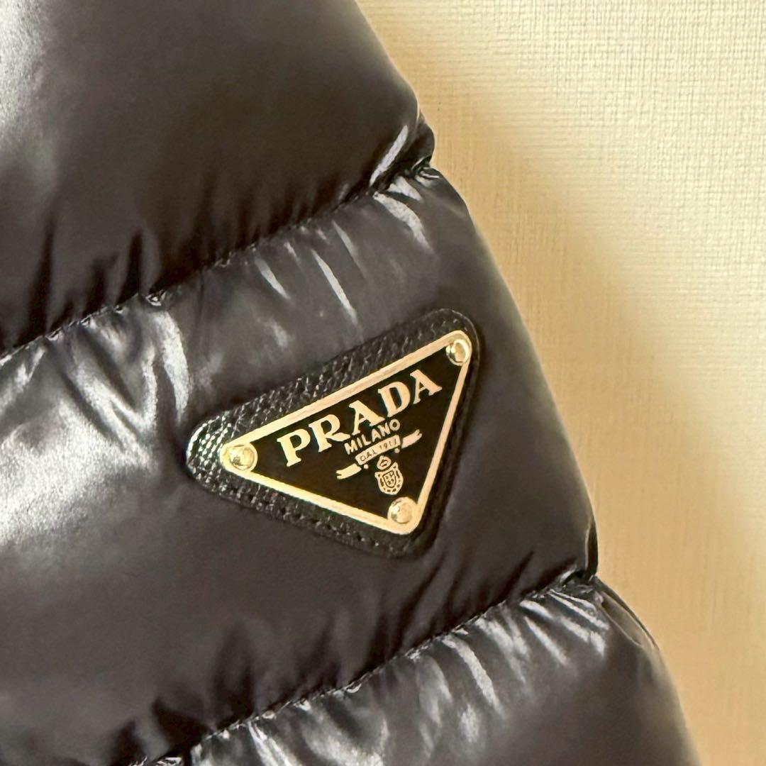 prada プラダ ダウンジャケット ブラック プレート ロゴ