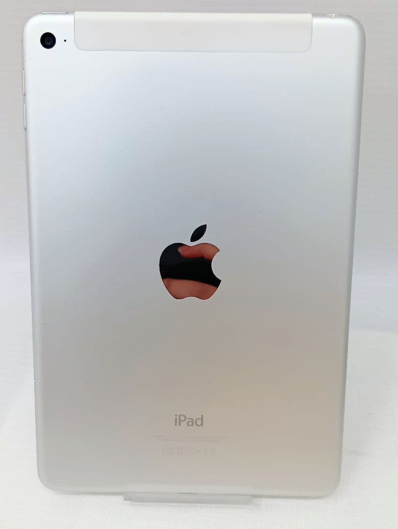 iPad mini4 579C-A1550　シルバーカラー/シリコンカバー付き