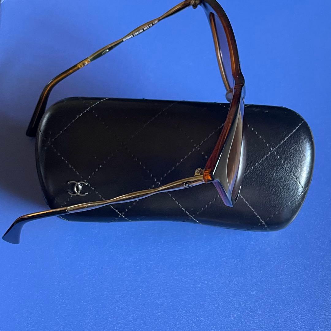CHANEL サングラス ケース付き　レディース シャネル　正規店購入