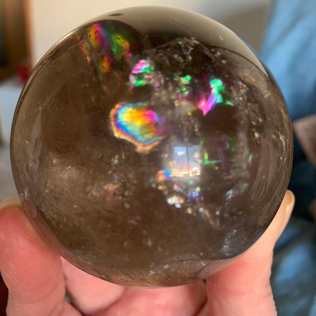虹一杯‼︎スモーキークォーツスフィア大玉約66mm ゼウスストーン　天然石置物