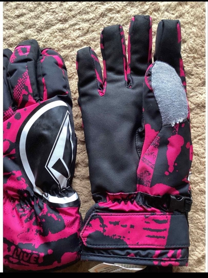 VOLCOMメンズＭＳスノボウェア手袋付き