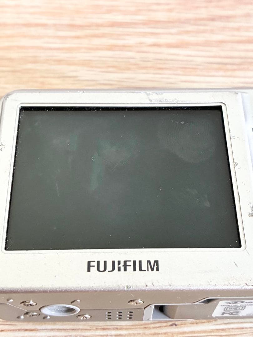 【名機】Fujifilm FinePix F31fd シルバー オールドコンデジ