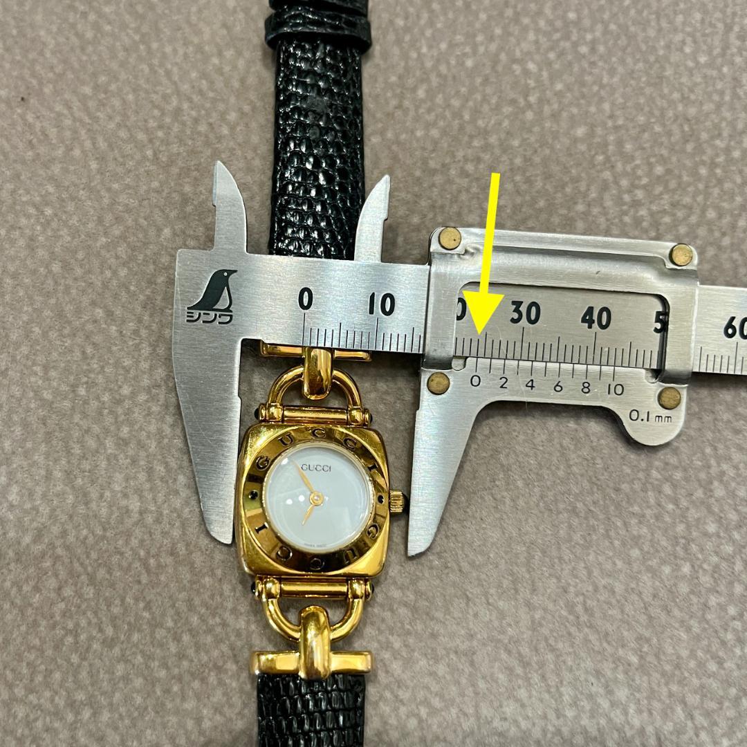 Gucci ゴールド スクエアフェイス 時計　ジャンク品